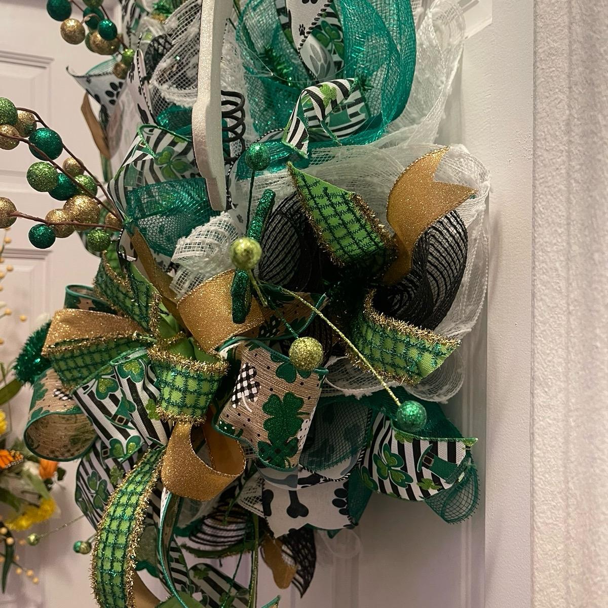 Saint Patrick's Day Wreath with Dog Sign